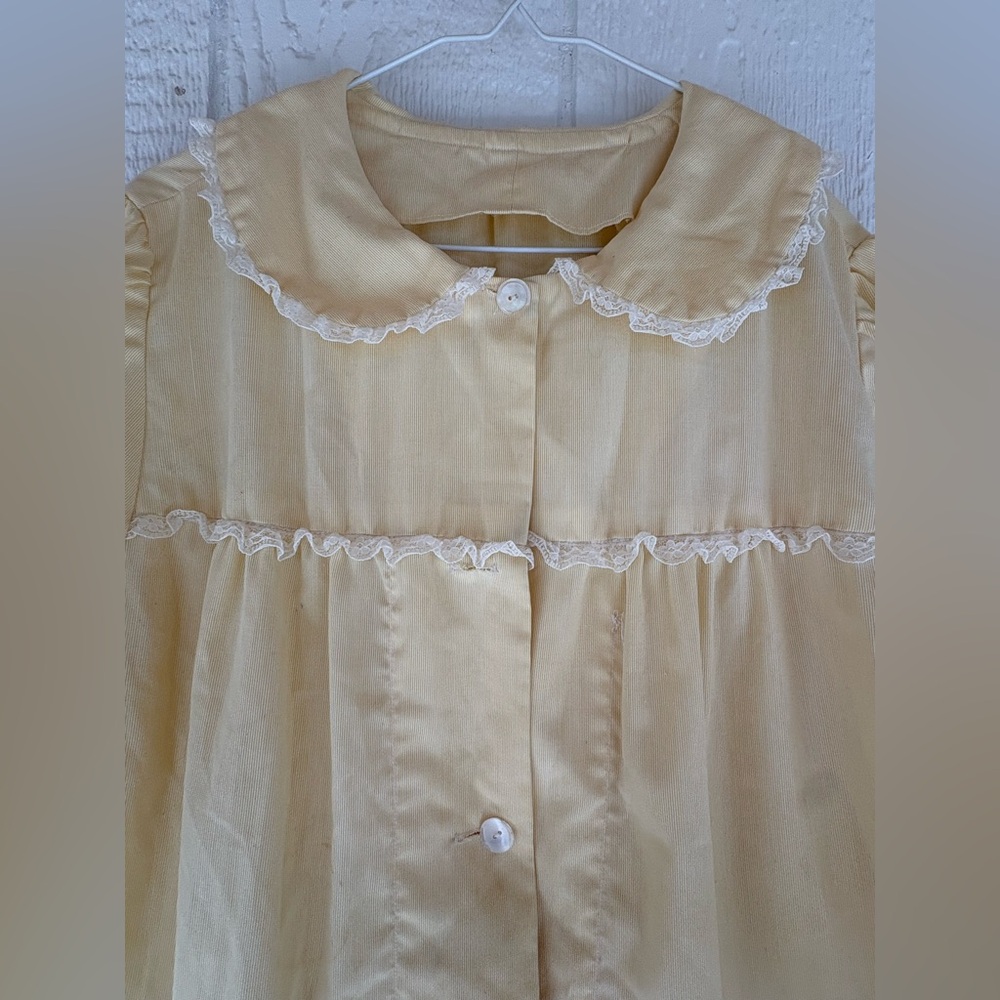 Vintage Yellow Button-Down House Coat Large Missing one Button - Picture 3 of 6